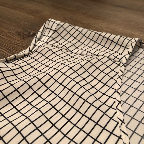 Express Checkered Blouse - Picture 3 of 4